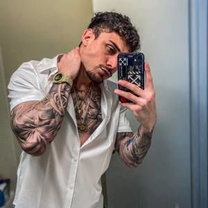 Meet your Posher, Emanuelle